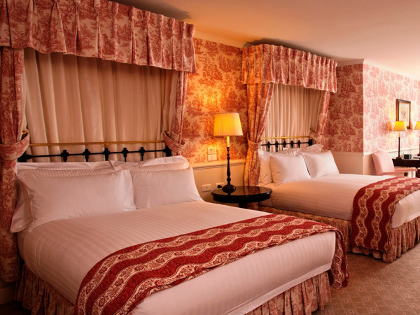 the deluxe twin room at Lilianfels Blue Mountains Resort & Spa