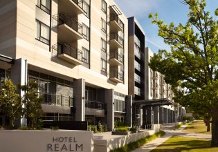 Exterior of Hotel Realm Canberra