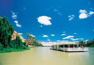 Houseboat Murray River