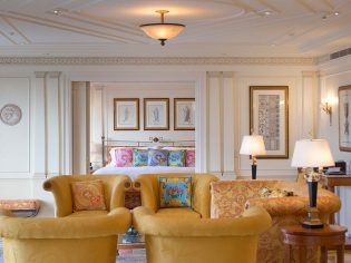 a look inside the Imperial Suite at Palazzo Versace