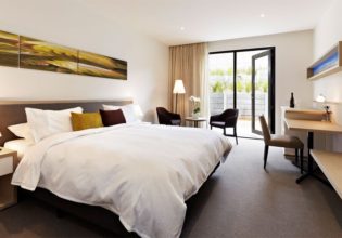 100 Incredible Travel Secrets #93 ‘Quarters’ at the Flinders Hotel, Vic