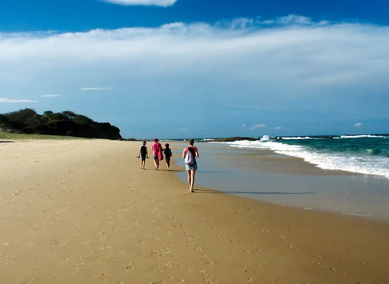 Come with us on the must-see Stradbroke Island tour.