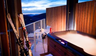 hot tub QT Falls Creek