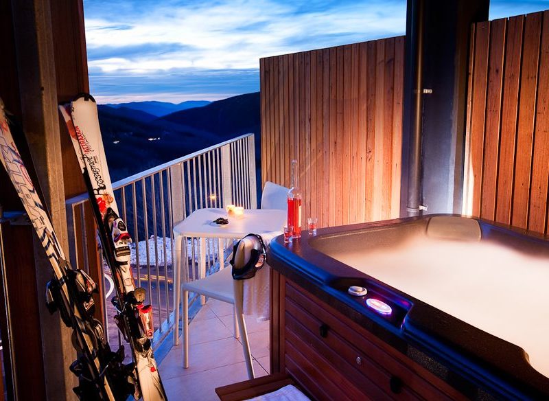 hot tub QT Falls Creek