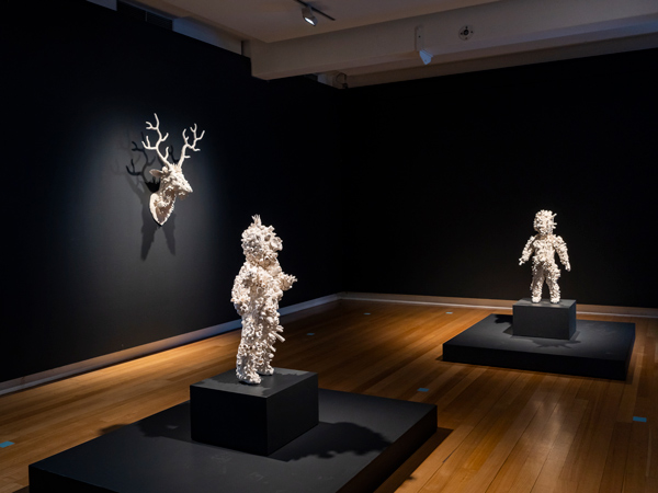 Installation view of ‘Ken + Julia YONETANI: To Be Human’ at QUT Art Museum, Brisbane (5 July – 23 October 2022)