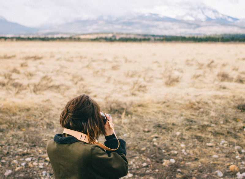 how to travel alone solo