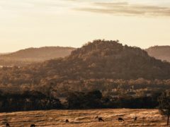 llama trek hanging rock
