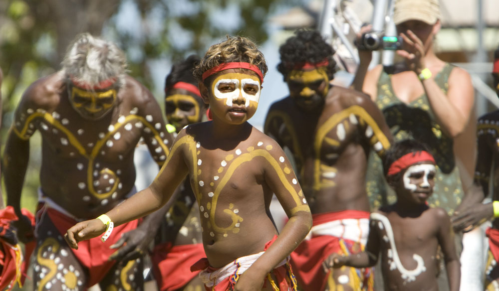 travelling customs australia