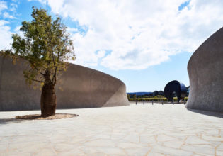 Mornington Peninsula Pt Leo Estate sculpture park