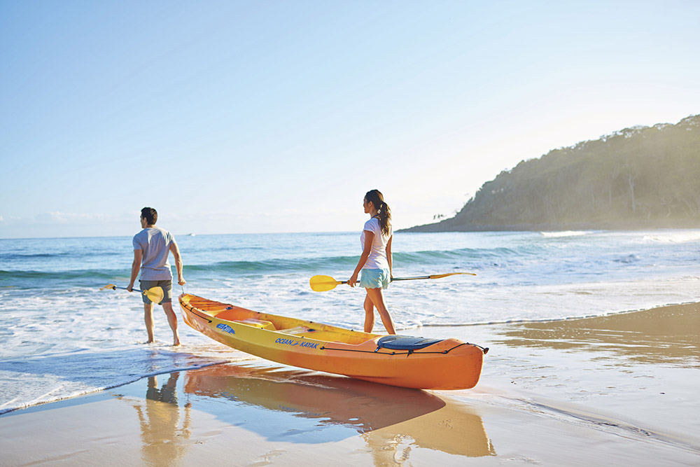 noosa main beach waves kayak