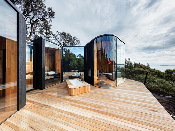 Coastal cubbies at Freycinet Lodge
