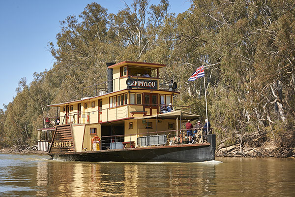 Emmylou-paddlesteamers-Murray-River