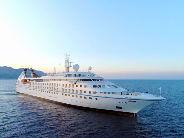 the Star Breeze cruise ship in Australia