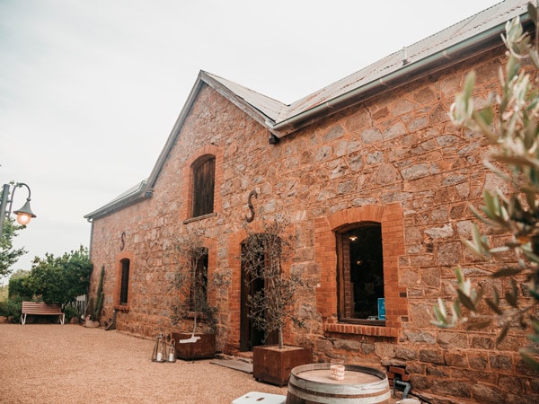 Entrance to Magpies Nest Restaurant, Estrella in Wagga Wagga. (Image: Elk Avenue and Visit Wagga Wagga)