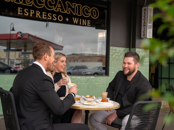 Group enjoying breakfast at Meccanico Wagga Wagga. (Image: Wagga Wagga City Council and Destination Riverina Murray)