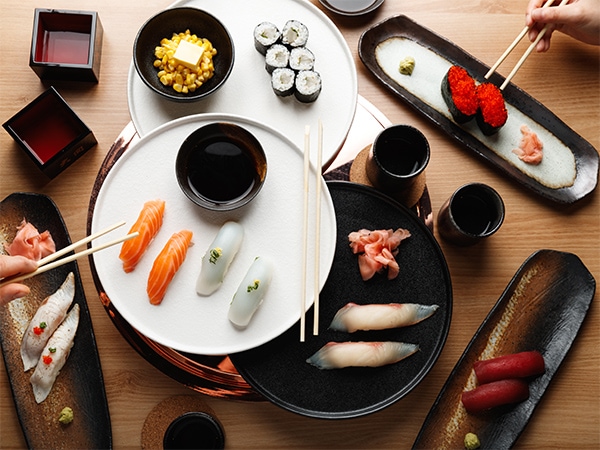 Symmetrical plates at Gyusha
