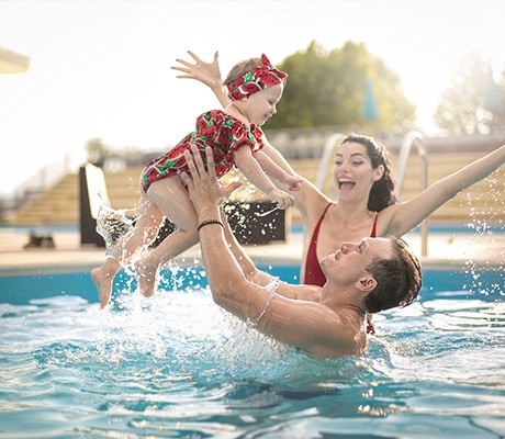 Mum-dad-and-baby-in-pool