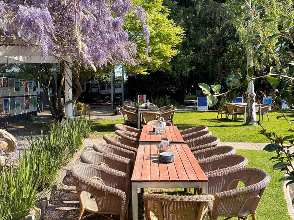 outdoor dining at Dromana Estate, Mornington Peninsula