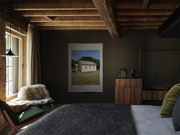 Stay at Moss Hotel in Hobart