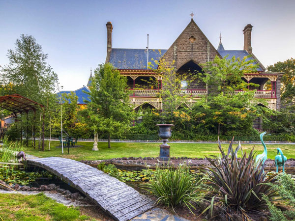 the exterior of Bishops Palace, Ballarat accommodation
