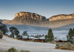 Blue Mountains romantic hero