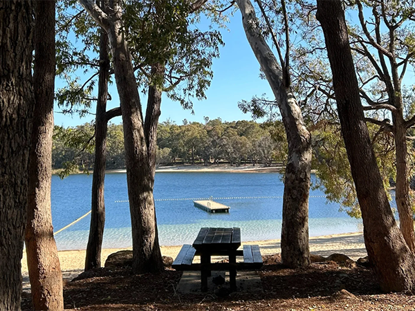 Lake Leschenaultia camping