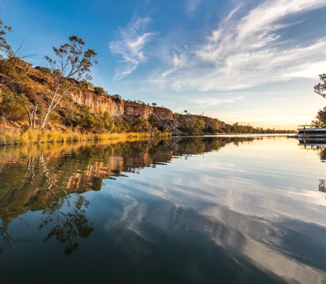 murray river houseboat