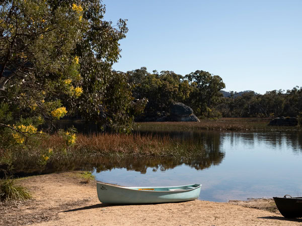 a kayak by the edge of the water at Ganguddy-Dunns Swamp Campground