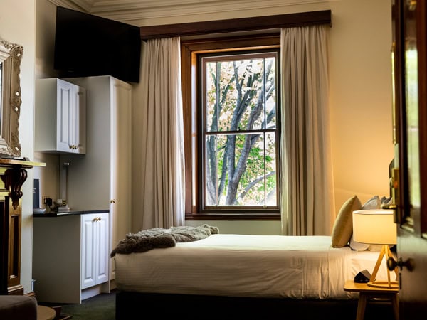 a boutique country suite in the historic Parkview Hotel, Mudgee