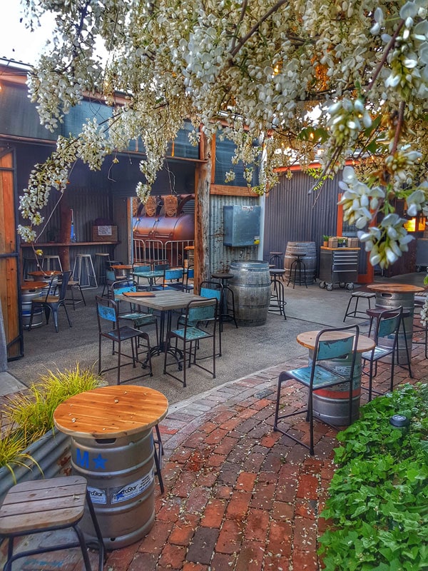 al fresco dining at Smokin Bro & Co., Mudgee