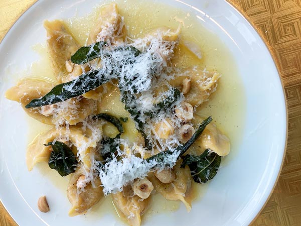 Dine at Alessandro Pavoni’s A’mare