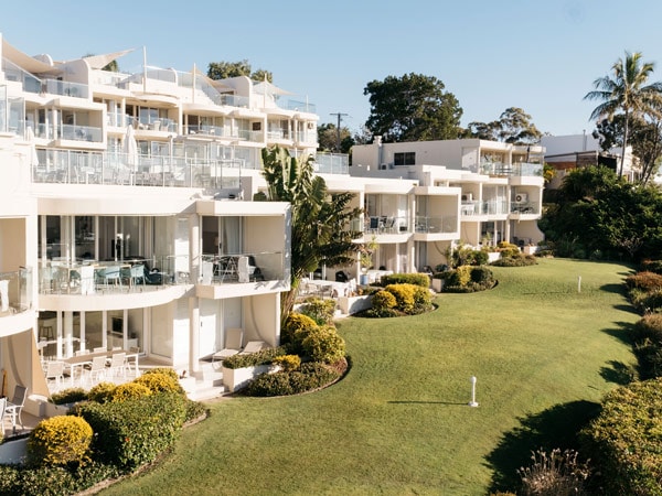 the exterior of Noosa Crest Resort