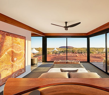 Longitude 131°, Uluru