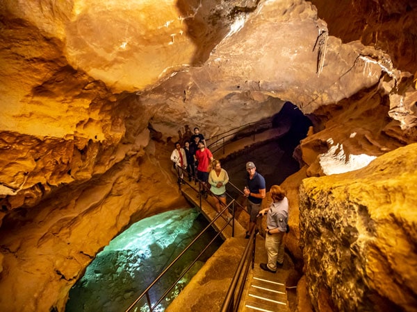 Jenolan Caves tours