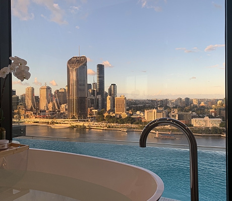 Emporium Hotel Brisbane, Parklands Suite bath