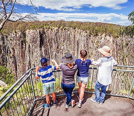 Viewing platform Apsley Falls, Oxley Wild Rivers National Park, Walcha
