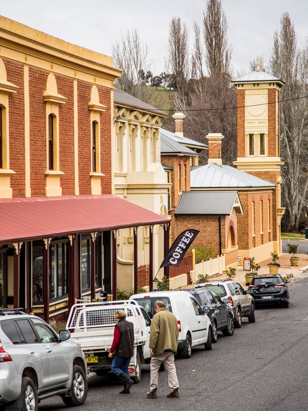 the streetscape of Belubula Street in Carcoar