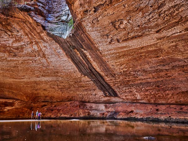 Complete the Cathedral Gorge Walk with Kingfisher Tours