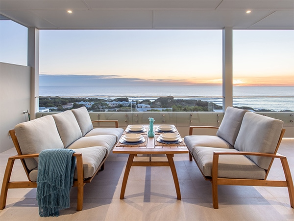 Blue Vista luxury beachfront apartment