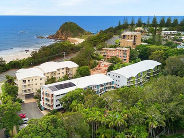 Flynn’s Beach Resort features family-friendly facilities