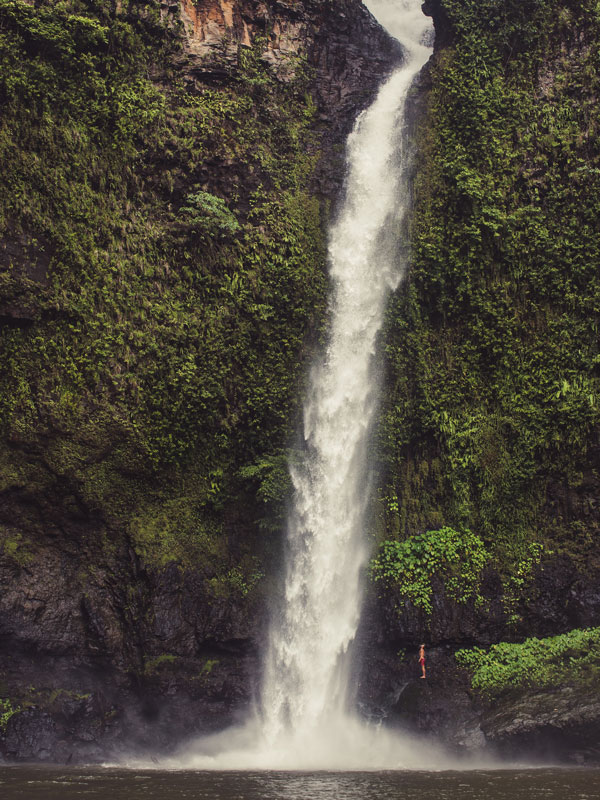 the waterfall drop at Nandroya Falls, Cairns