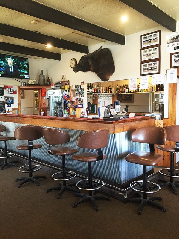 The Royal Hotel Snake Valley