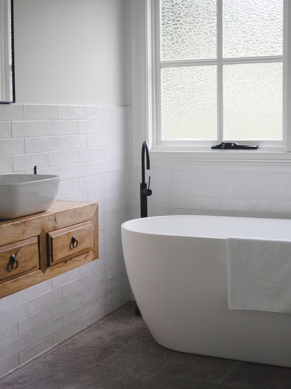 a bathtub at Dunoon Farmhouse, Kiama