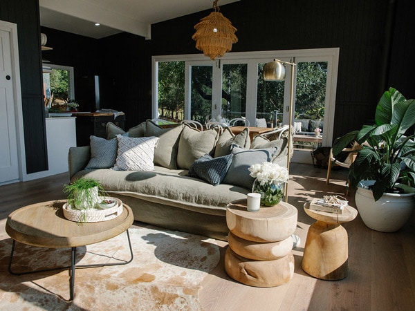 a country-style living room at Jamberoo Valley Farm Cottage