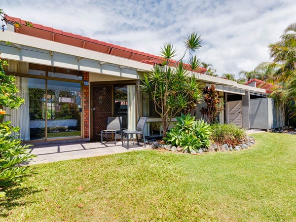 the accommodation exterior of Nautilus Beachfront Villas & Spa