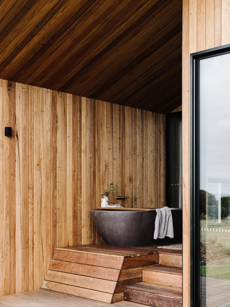 Five Acres bath