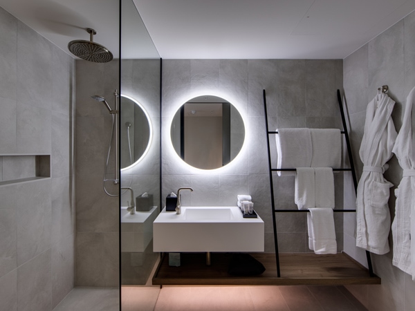 Oval Bathroom in the Parkland King Suite