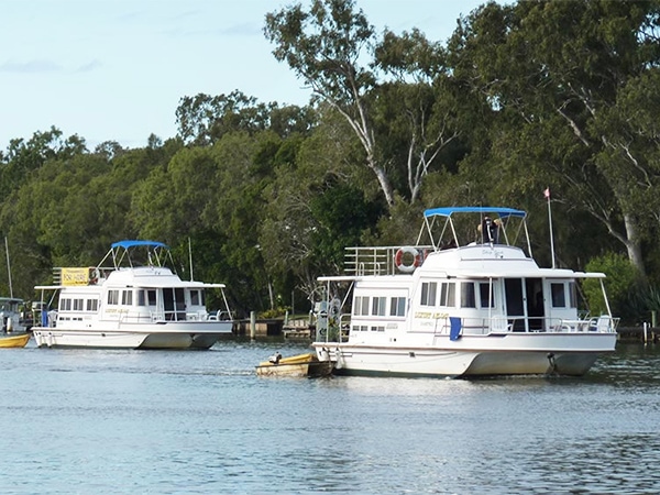 Luxury Afloat boats on Noosa river