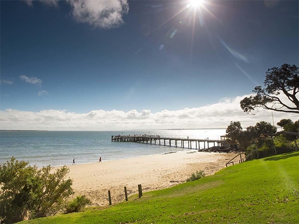 Cowes Beach and pier