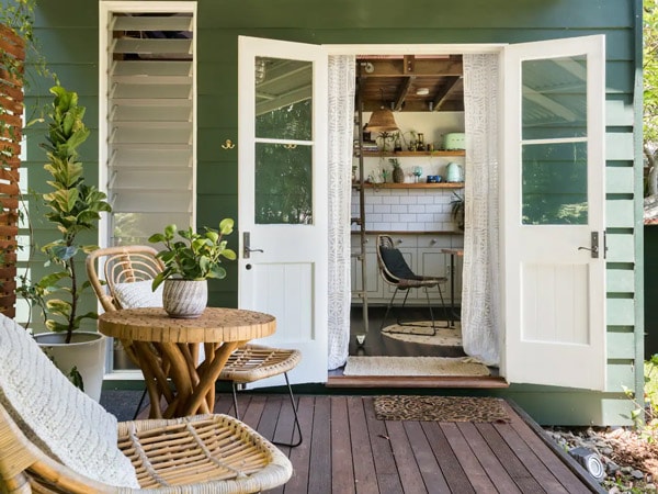 terrace area at Hale Douglas, Sunshine Beach